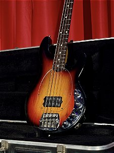 Baixo 4 Cordas Music Man Stingray 3EQ Vintage Sunburst 1992 4,48 kg