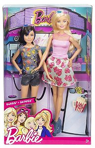 DWJ63 BARBIE FAMILIA DUPLA DE IRMAS SORT