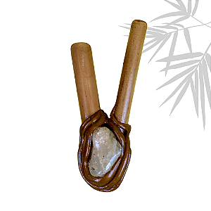 Kuripe marrom com pedra