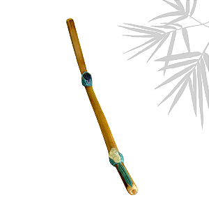 Tepi azul turquesa com pedras