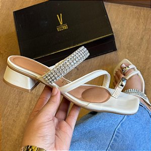 Tamanco Vizzano Branco Off com Tira de Strass