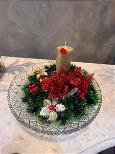 Arranjo de mesa com prato de vidro