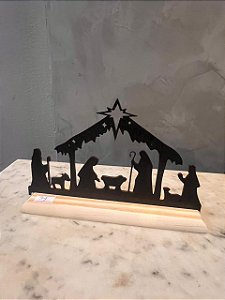 Presépio pequeno com base clara