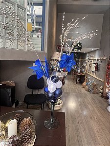 Vaso de vidro com bolinhas azuis e brancas