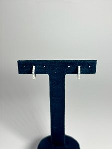 Argola Minimalista cravejada 12mm