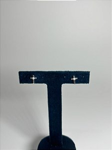 Brinco centro cruz zircônia