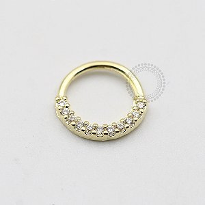 AR06 Argola Cravejada CZ Frontal de Torção Banho Ouro