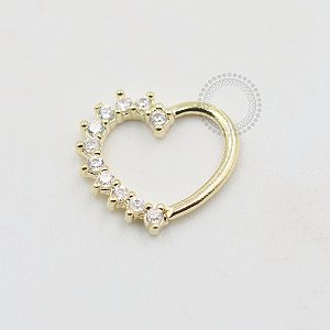 CR30 Daith Coração Fino Cravejado Banho Ouro