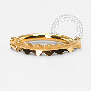 TN1420 Navel Belly Clicker Corações Titânio PVD Gold