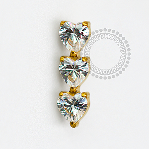 TN1603 Topo Cluster 3 Corações CZ Titânio PVD Gold