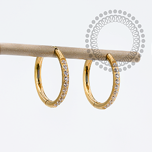 TN1669 Brinco Argola Cravejada 14mm Titânio PVD Gold