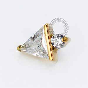 TN1701 Topo Triângulo CZ e  Zirconia Titânio PVD Gold