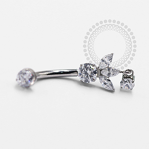 TN1330 Navel CZ 3 Pétalas Pingente CZ Titânio ASTM F-136