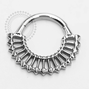 TN1413 Segmento Frontal 8mm Egípcio Vazado Titânio ASTM F136