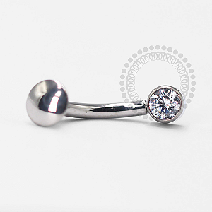 TN1448 Navel Floating CZ Frontal Push Pin Titânio ASTM F-136