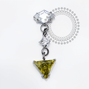 TN2084 Topo Pingente Losangolo Peridot Titânio ASTM F136