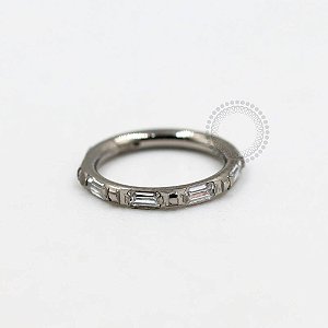 TN218 Segmento CZ Baguette Titânio ASTM F136