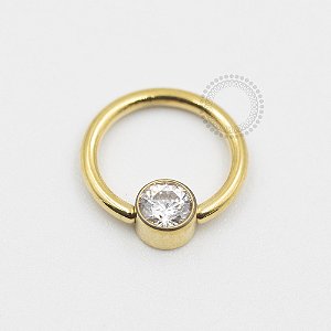 TN354 Captive CZ Flat Titânio PVD Gold