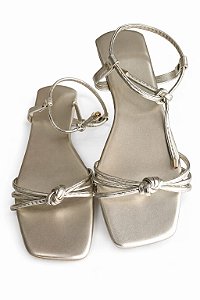 Rasteira adulto dourada amarrar