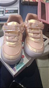 Tenis nude com luz