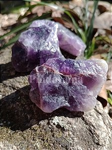 Ametista Pedra Bruta 100% Natural – Proteção, Intuição e Equilíbrio