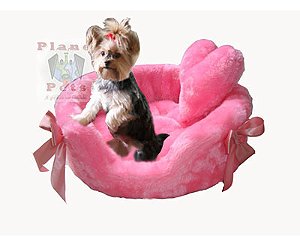 Cama Dengo Pelúcia Rosa, antialergica, lavável, macia e firme nas bordas.