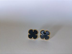 Brinco Trevo Preto Folheado