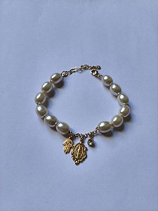 Pulseira Pérolas com Pingentes Dourados