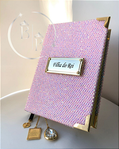 BÍBLIA SAGRADA VERSÃO NVT - CAPA PERSONALIZADA MANTA EM PEDRARIAS