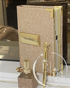 KIT PRESENTE FILHA AMADA BÍBLIA SAGRADA PERSONALIZADA CAPA MANTA EM PEDRARIAS VERSÃO NVT