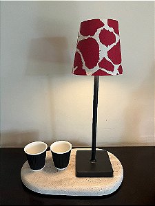 Abajur LED com cúpula PP - Girafa Vermelha