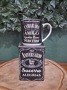 Caneca de Aniversário Amigo – "Companheiro, Camarada, Parceiro"
