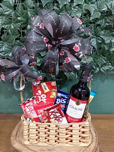 Cesta Especial com Vinho e Chocolates