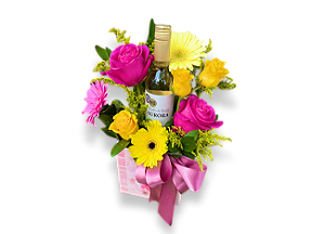 Arranjo com Flores e Vinho