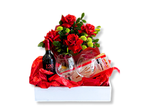 Cesta com Rosas, Vinho, Taça e Palito Grissini