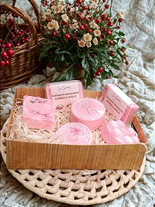 CEREJA E AVELÃ - SABONETE HIDRATANTE, CALMANTE, REMOVEDOR DE IMPUREZAS E ANTIOXIDANTE