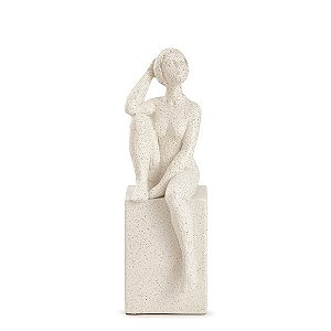 Escultura Mulher Em Polirresina