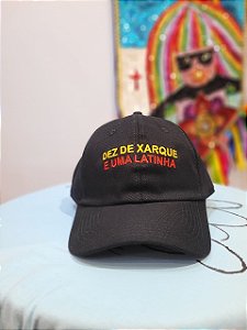 Boné Dez de xarque e uma latinha