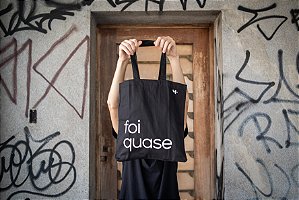 bag foi quase - preta