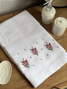TOALHA DE ROSTO BUQUÊ FLORES ROSAS