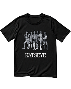 Camiseta KATSEYE P&B Touch Fanmade O Culto do Pop
