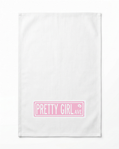 Pano do Pop | Pretty Girl Avenue - Sabrina Carpenter | O Culto do Pop