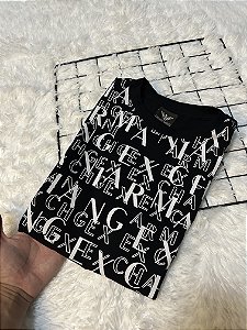 Camiseta Armani Detalhada