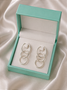 Trio oval