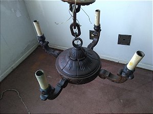 Lustre de Madeira Entalhado a Mão Anos 1930
