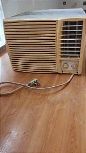 Ar Condicionado de Janela Springer 7.500 BTUs
