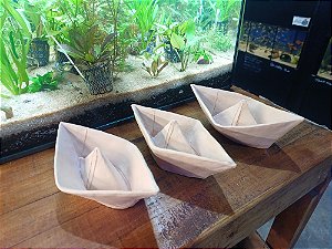 Barco de papel - enfeite de cerâmica