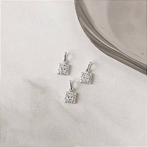Pingente Quadrado Cravejado 8mm em Prata 925