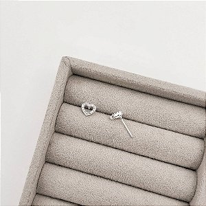 Brinco Coração Vazado Cravejado 6mm em Prata 925
