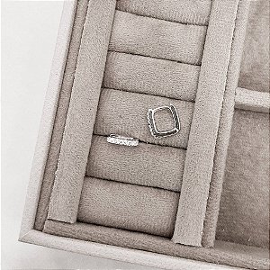 Argola Click Retangular Cravejada 11mm Importada em Prata 925